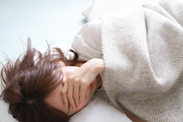 朝起きれないなど不眠症の辛い症状とは？札幌市のかわしも治療院が解説